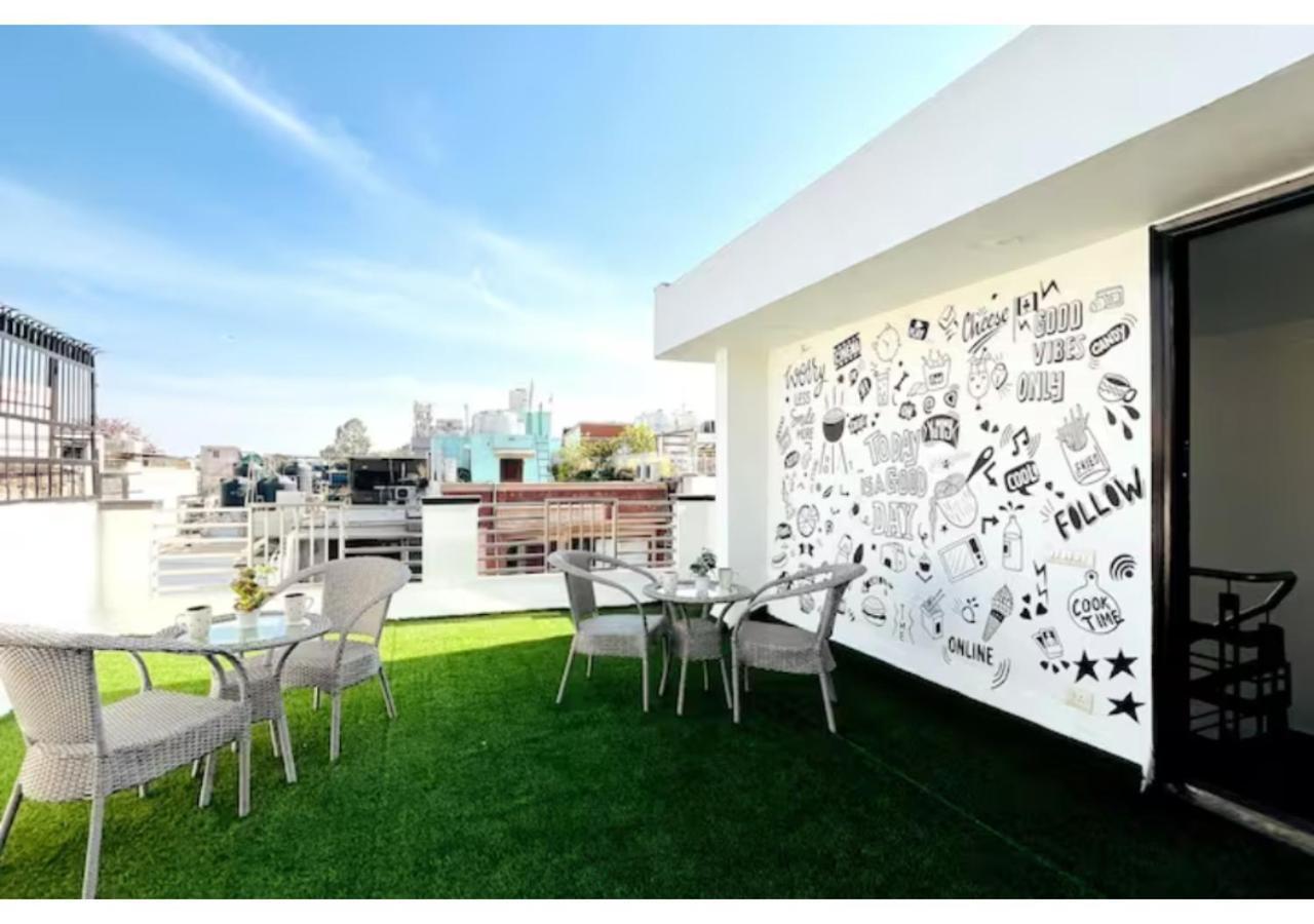 Olive Service Apartments - Greater Kailash New Delhi Exterior photo