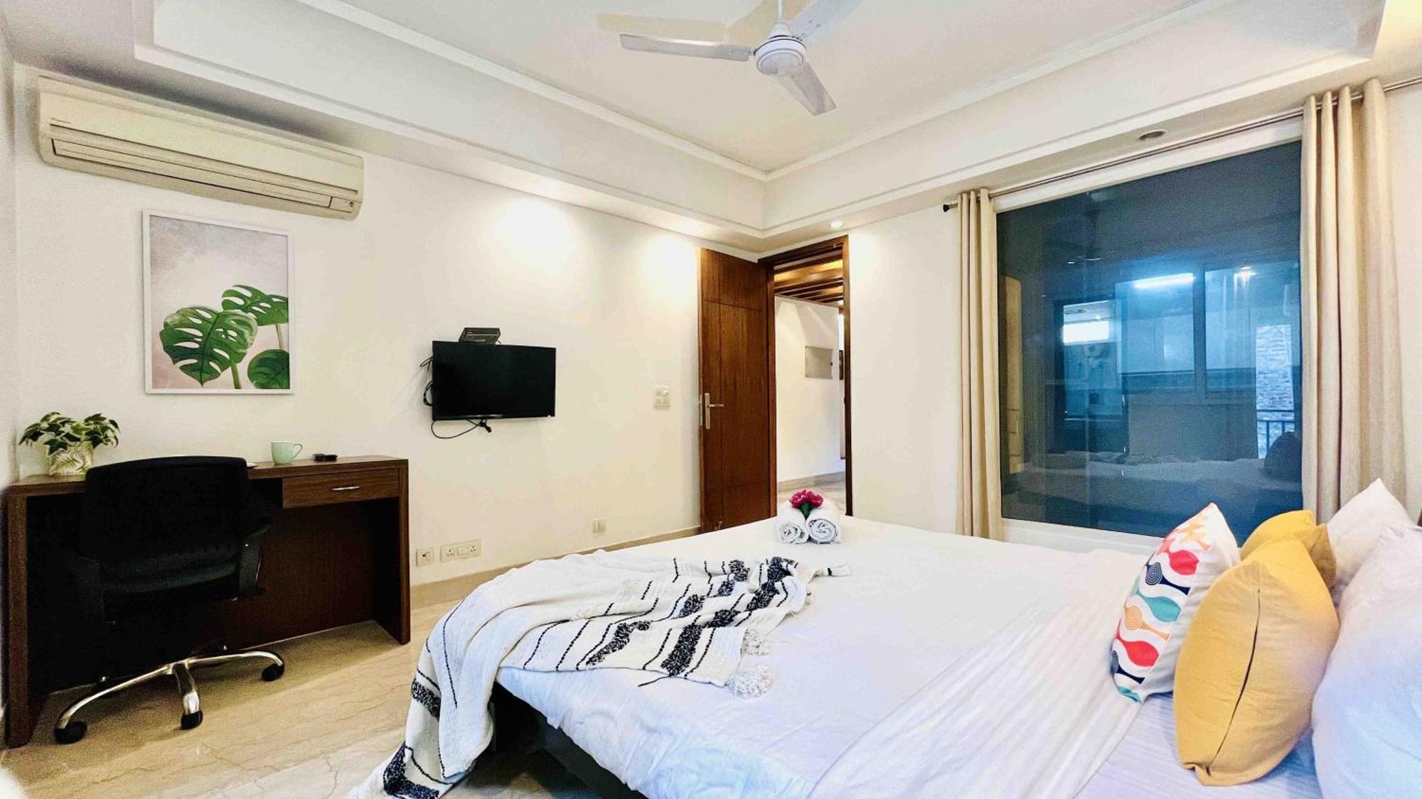 Olive Service Apartments - Greater Kailash New Delhi Room photo